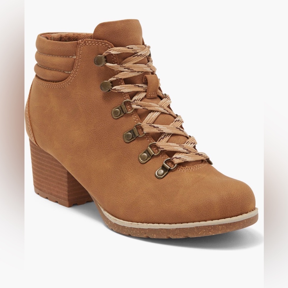 Børn
Born Carson
Bootie (Women)

Color: Tan Nubuck